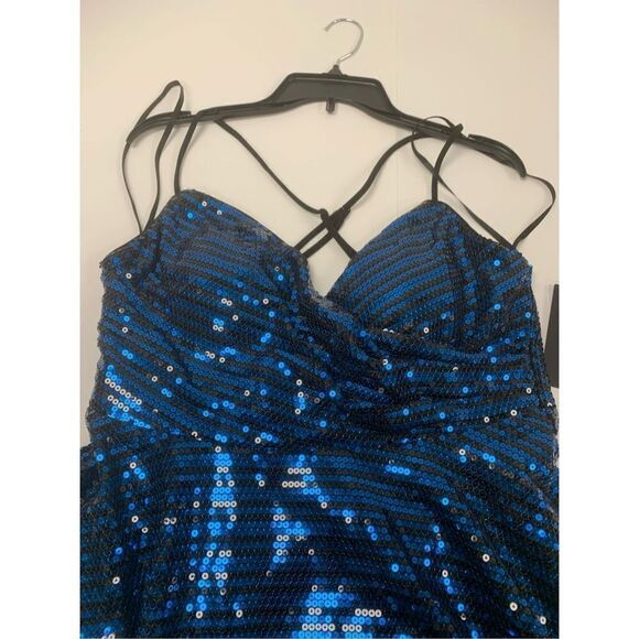 Sequin Embellished Party Dress - Picture 8 of 10